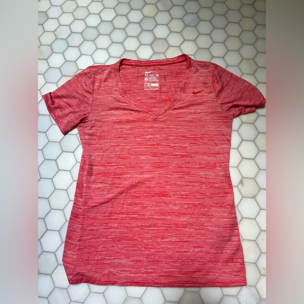 Size small dry fit nike t shirt